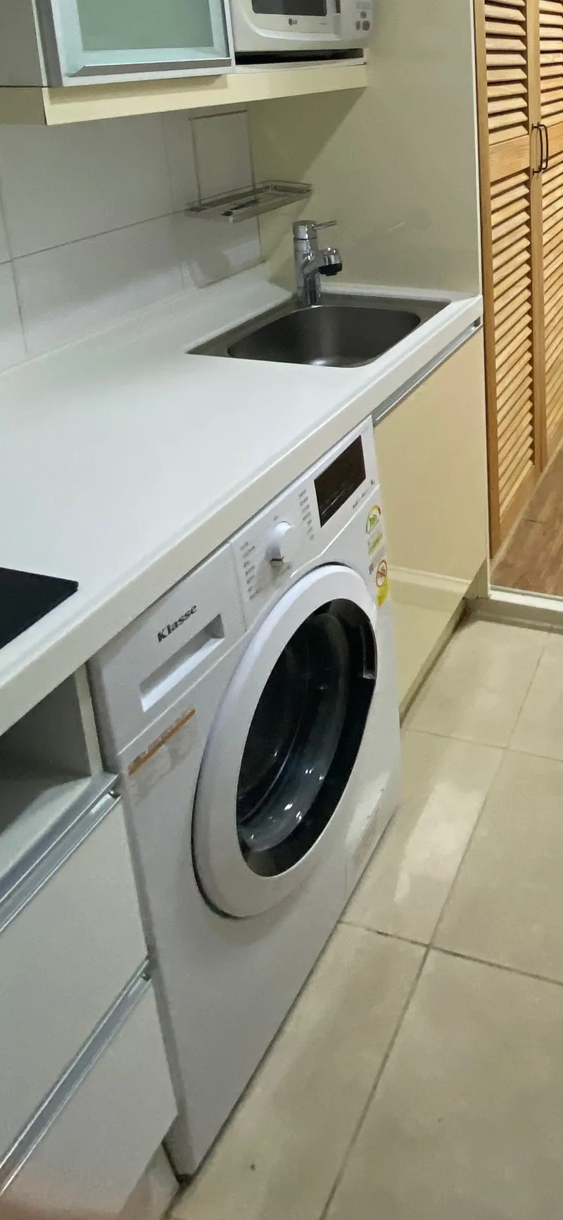 [Gangnam, Seoul] 2 minutes from COEX, Samseong Station, Daechi-dong Academy Street 6