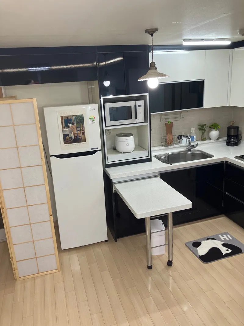 [Dongjak, Seoul] 3-room modern hanok-style apartment 3 minutes from the main gate of Jungang University in Heukseok-dong 17