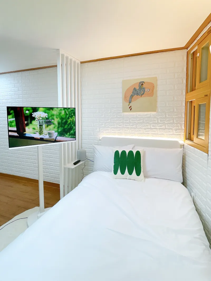[Jongno, Seoul] Daehakro-style, fully furnished studio apartment #5 minutes from Hyehwa Station #7 minutes from Seoul National University Hospital 2