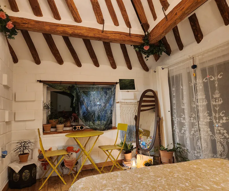 [Namhae] 141 pyeong independent Korean house with beautiful rafters, 5 minutes walk from German Village & the sea 2