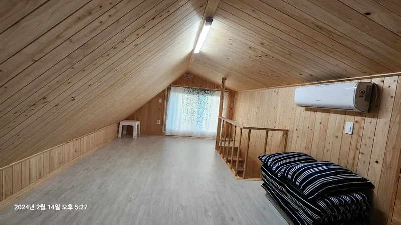[Hangyeong, Jeju] A two-story detached house located in a village with a pretty stone wall, a 10-minute walk from the beach. 2