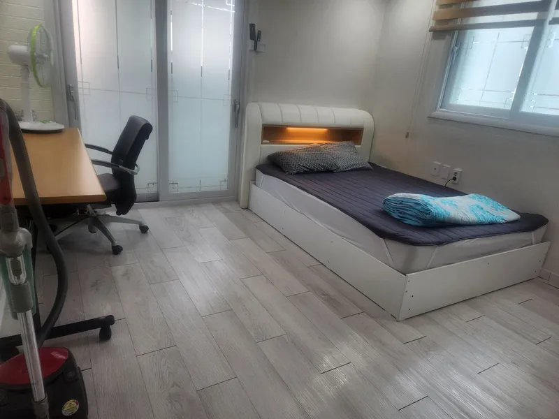 [Seo-gu, Daejeon][Daejeon Galma-dong] Large TV Queen Bed Dryer #PetFriendly 2