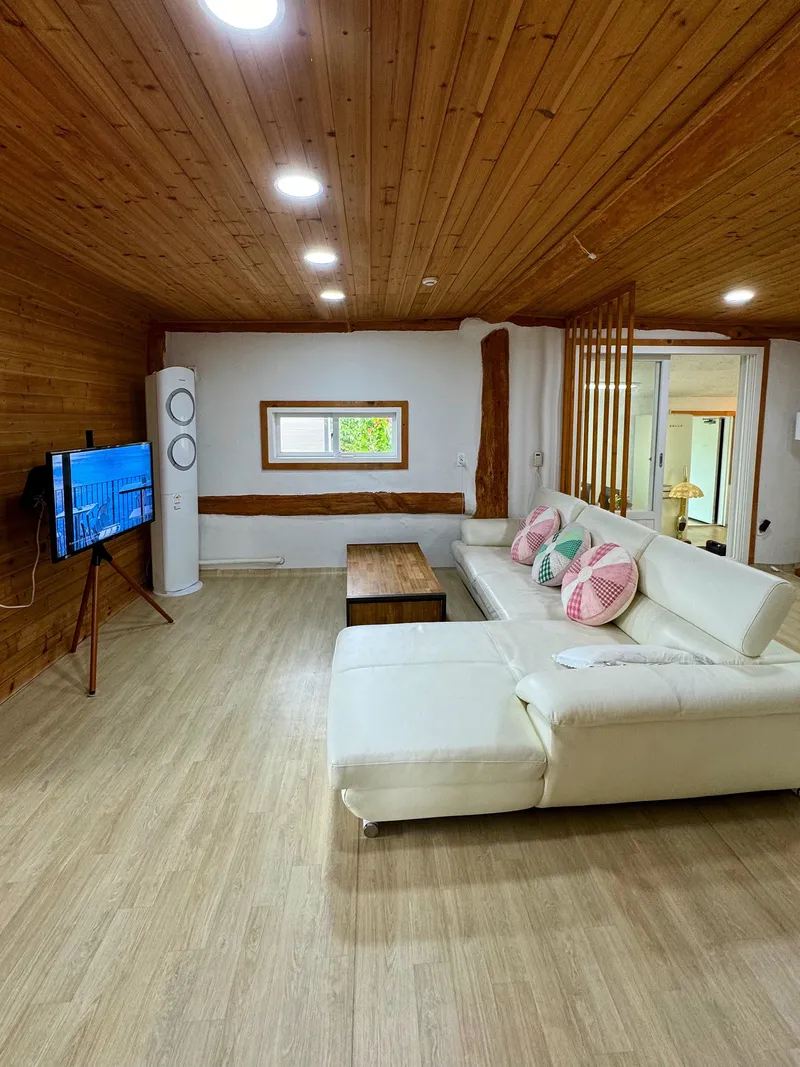 [Gujwa, Jeju] Jeju East Two-Room | Sauna | Pet-Friendly 8