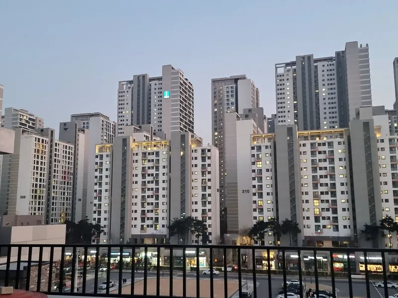 [Songpa, Seoul] Spacious and comfortable new 1-room, 1-living room in front of Heliocity, elevator parking 16