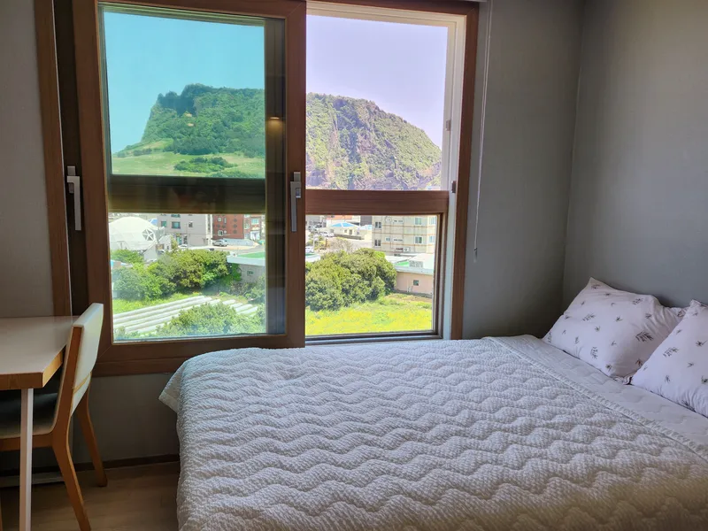 [Seongsan, Seogwipo] Spacious duplex / Panoramic view of Seongsan Ilchulbong and the sea / 9