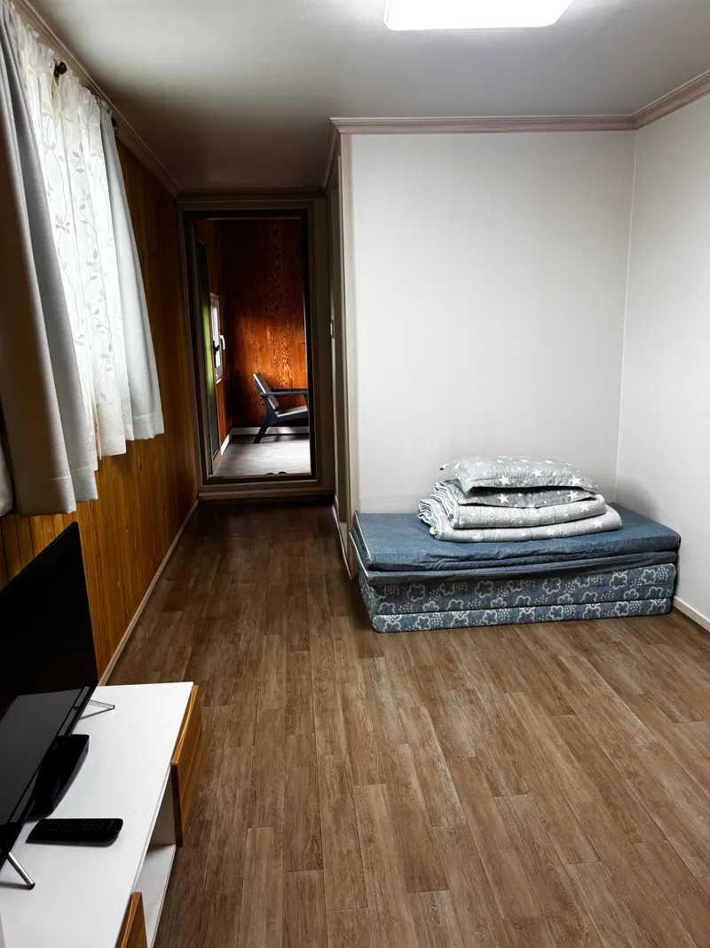 [Gujwa, Jeju] Bijarim duplex with an impressive view of the green grass yard and palm trees 6
