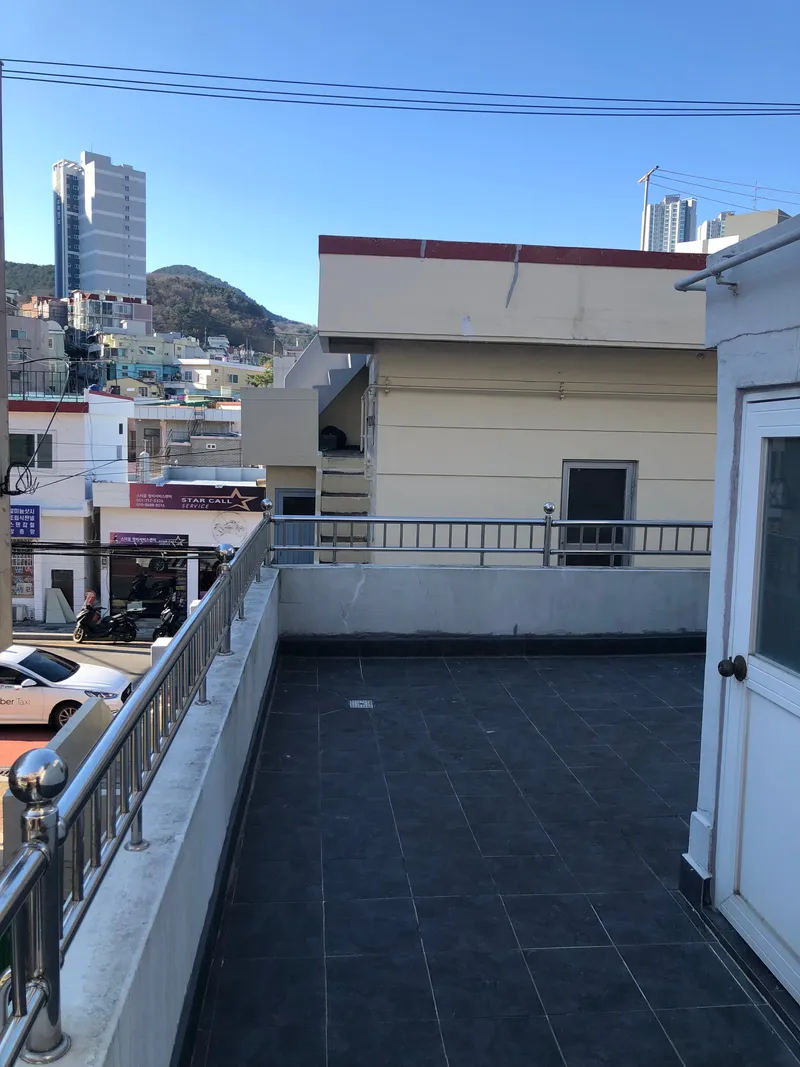 [부산 연제] 가족이 편한 거실 넓은 방3개 22