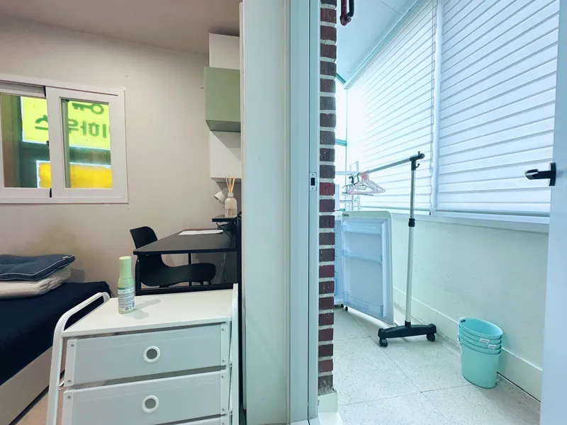 [Dongjak, Seoul] A clean, single-story room with a balcony right in front of Nodeul Station. 2