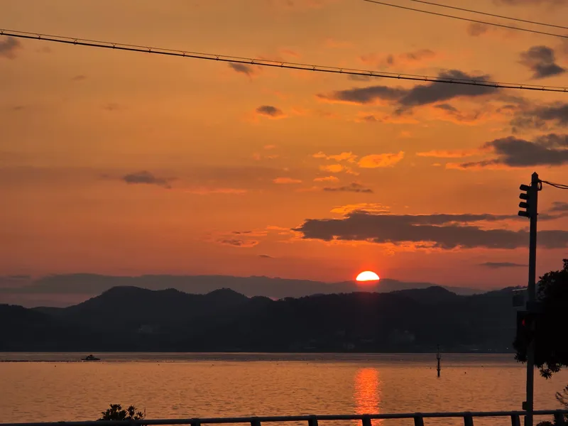 [Yeosu] Yeosu Beach Marina Yacht Club, waterfront swimming pool, romantic pojangmacha (traditional Korean food stall), and free parking are located in front of the accommodation. 24