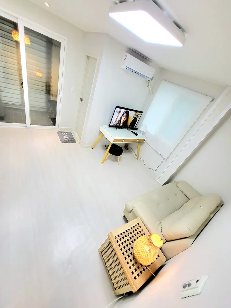 [Gijang, Busan] Chilam pretty sea view house two room queen size bed 4