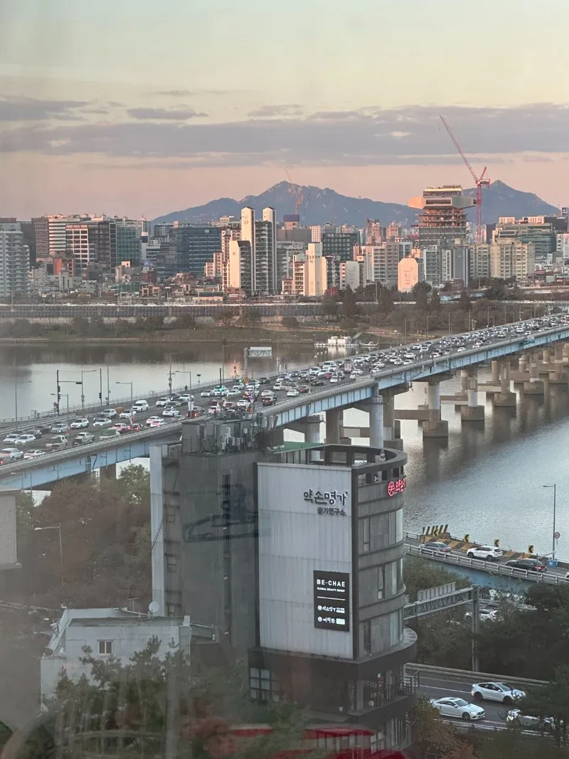 [서울 강남] 청담 로맨틱 한강뷰 3인~ 7