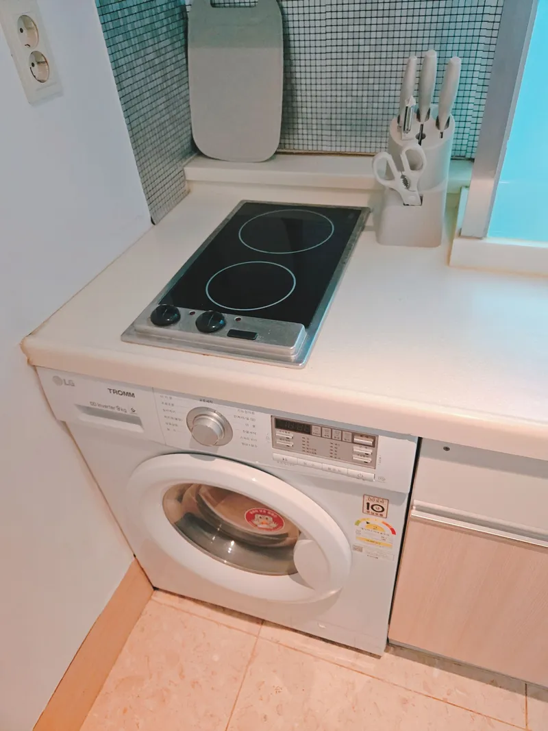 [Jongno, Seoul] Fully furnished duplex high-rise apartment with Cheonggyecheon view, 1 minute from Jonggak Station, Jongno 3-ga, Gwanghwamun 9