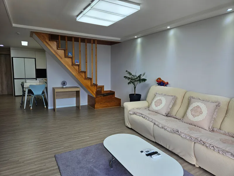 [Seoho-dong, Seogwipo] Three-Room + @ (Attic, Terrace) Ocean View Accommodation 20