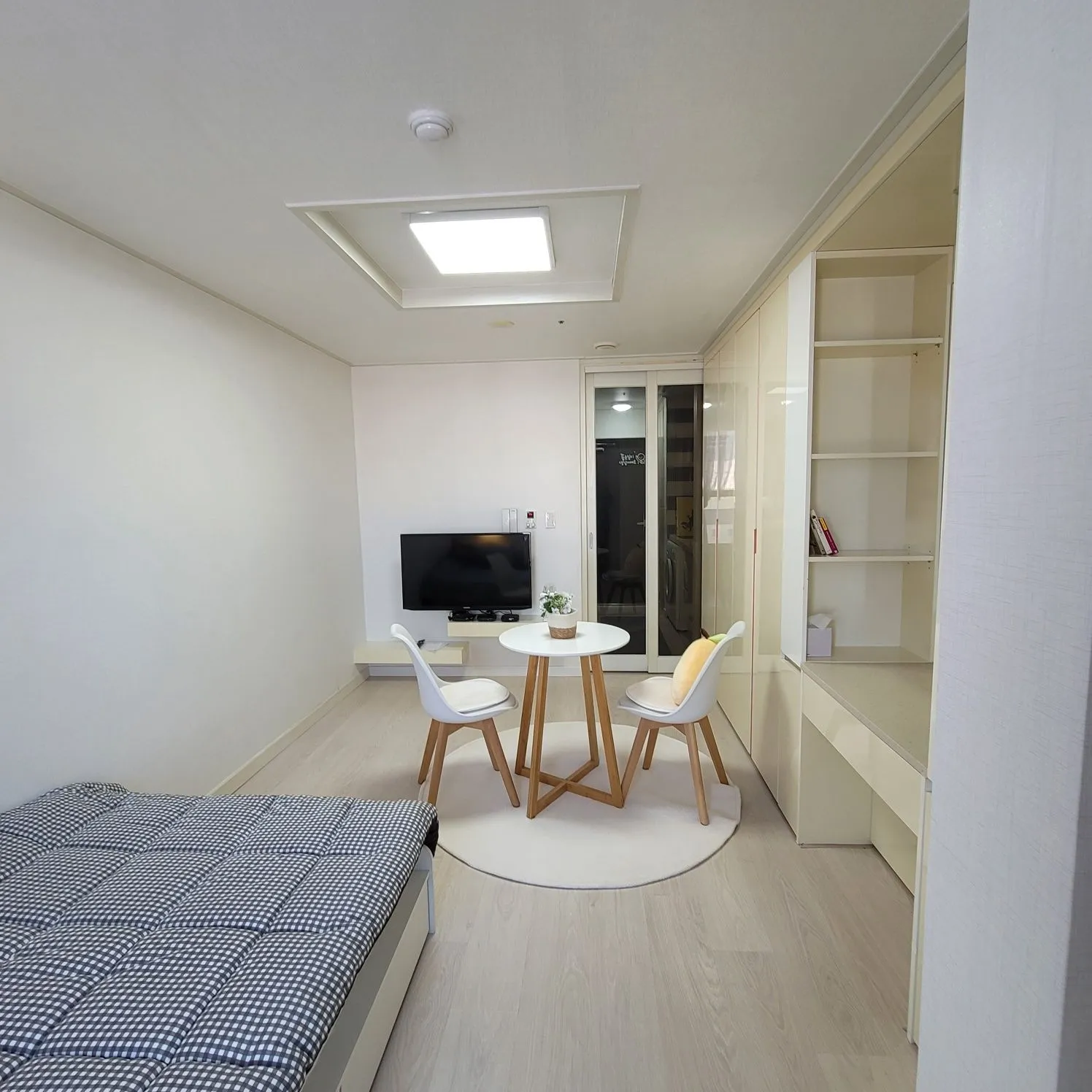 Dujeong-dong One-Bedroom Apartment