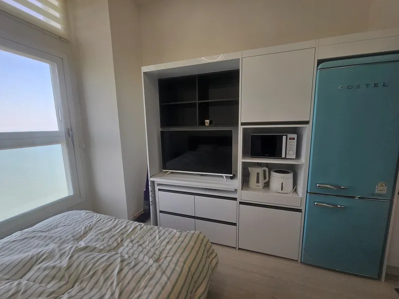 [Ansan] 28th floor officetel with ocean view bedroom on Banwol Island 4