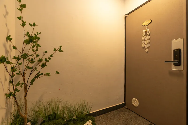 [Yongsan, Seoul] #NamsanTower #Haebangchon #Sinchon #Hongdae 2R3B 12