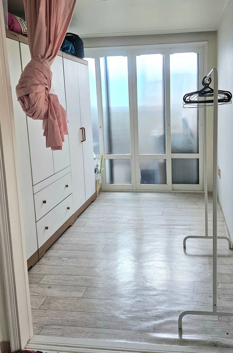 [Eunpyeong, Seoul] Room 3, well-lit, 15 minutes from Yeonsinnae, Hapjeong, Hongdae, and Jongno 4
