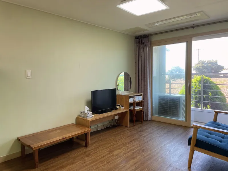 [Aewol, Jeju] Stone wall & grass yard, fully-optioned 1.5 room with cooking facilities (B101) 10