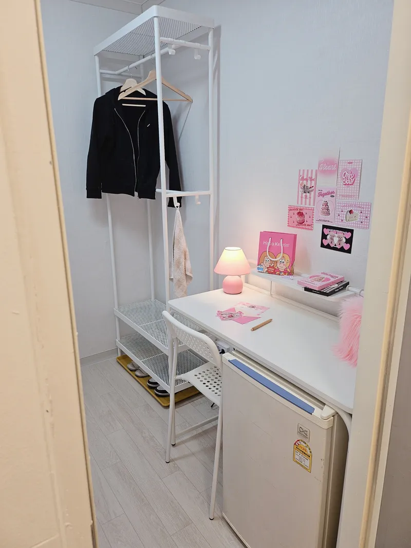 [Seongnam][Bundang] 10 minutes from Pangyo, 1 minute from Seohyeon Station, women-only studio apartment 2