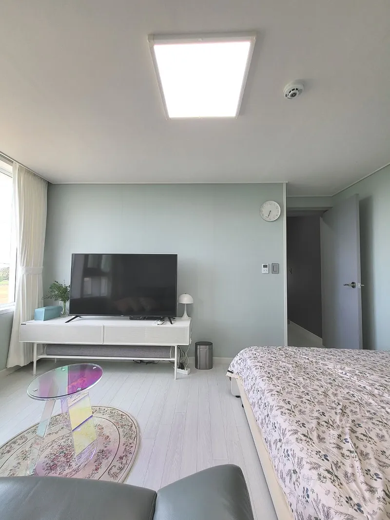 [Aewol, Jeju] A detached townhouse with a jacuzzi overlooking the nearby sea, coastal road 1 4