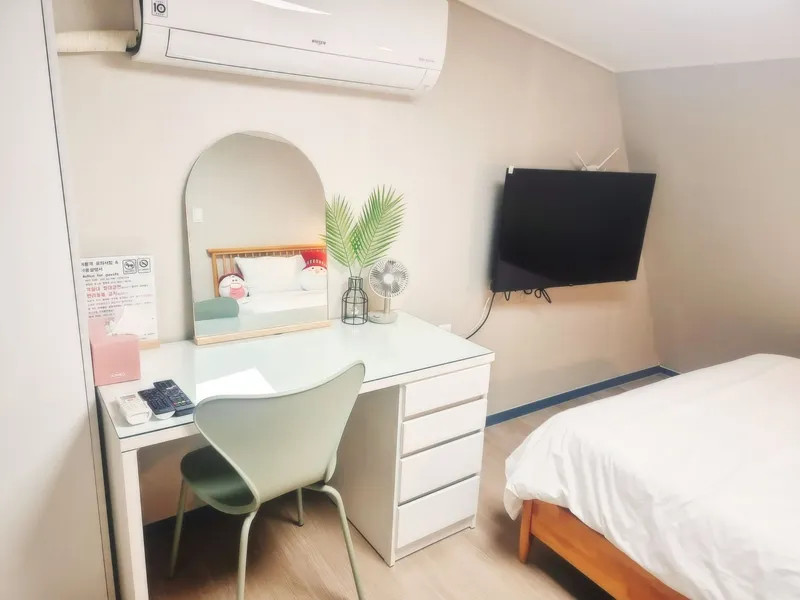 [Songpa, Seoul] Spacious and comfortable new 1-room, 1-living room in front of Heliocity, elevator parking 4