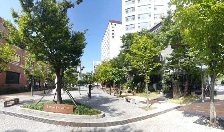 [Suwon] Perfect one month living in an officetel 1 minute away from Suwon City Hall Station, in the center of Suwon 9