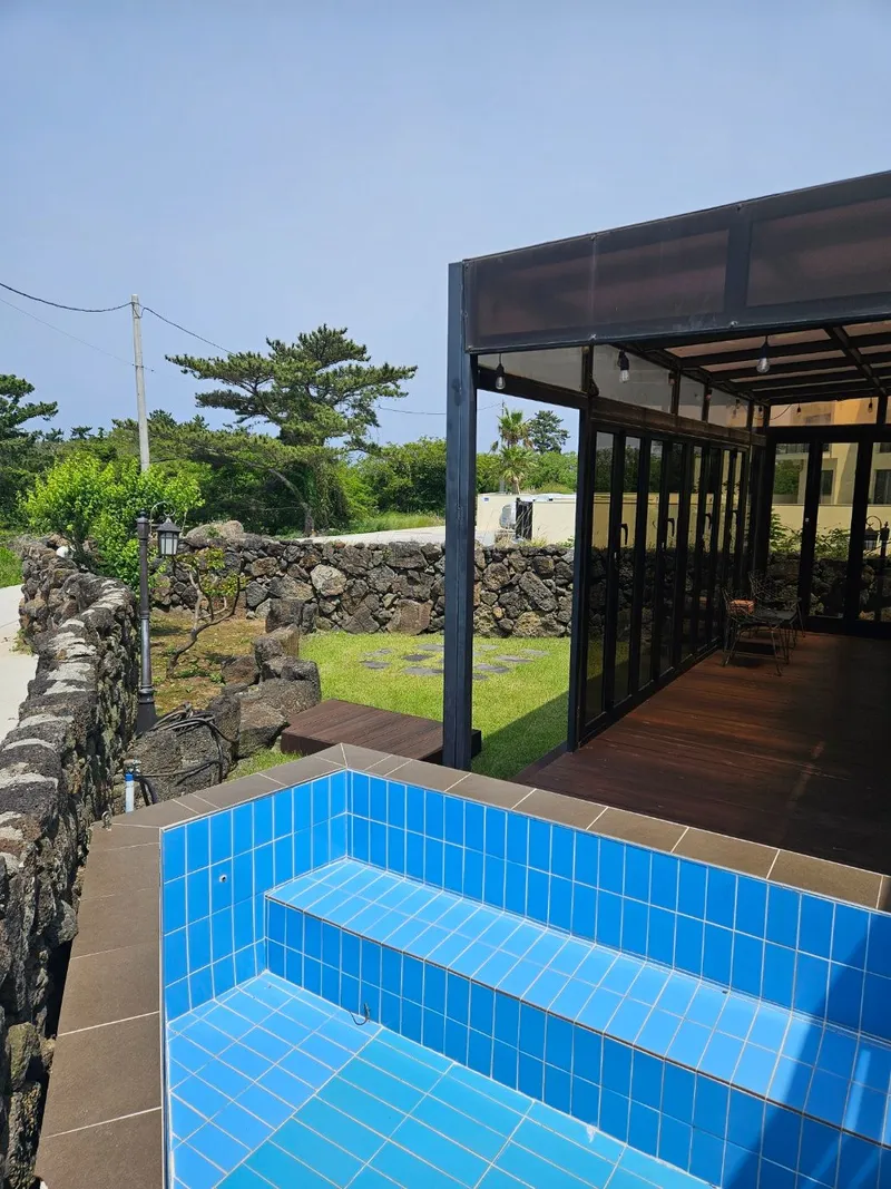 [Hallim, Jeju] Moonbeam B-dong #Two-room duplex #Independent pension #Outdoor swimming pool #Jacuzzi 16