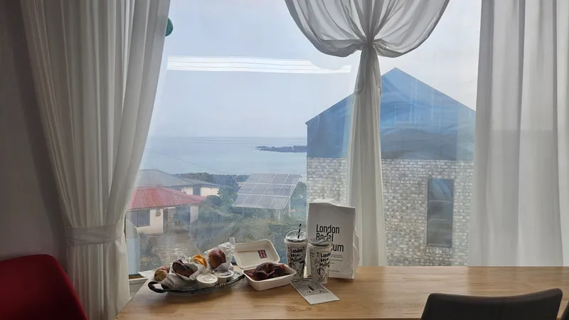 [제주 구좌] 조용한 동네의 마당 있는 복층형 주택, 바다 도보 2분 29