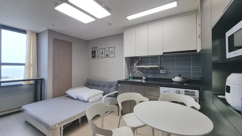 [Donghae] Room 1004 Latex Twin Bed Ocean View (All New) 7