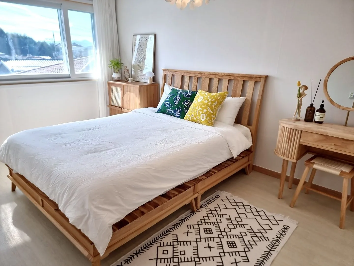 Ponam-dong Three-Bedroom House