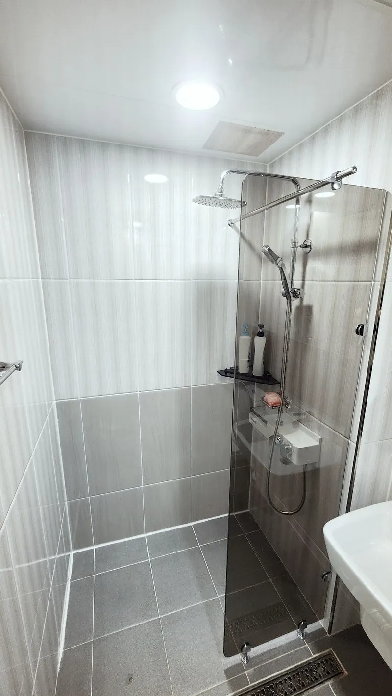 [Gangneung] Jumunjin 12th floor ocean view white room 9