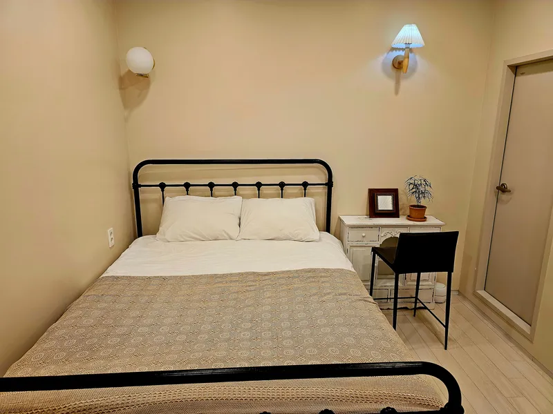 [Namwon, Seogwipo] Family room. Two-room. Private detached house located within the village. Pets allowed. Free guest access. 12