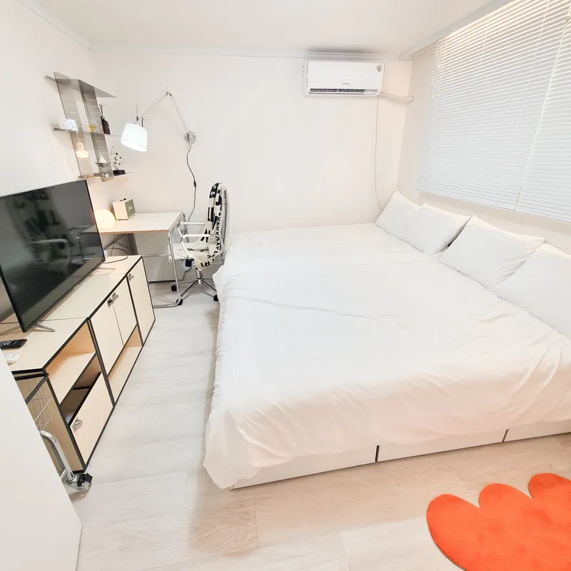 [Seocho, Seoul] Gangnam Shinnonhyeon 1st floor remodeled fully furnished queen 2 room 3 2