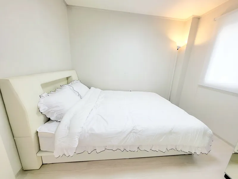 [Gijang, Busan] Chilam pretty sea view house two room queen size bed 8