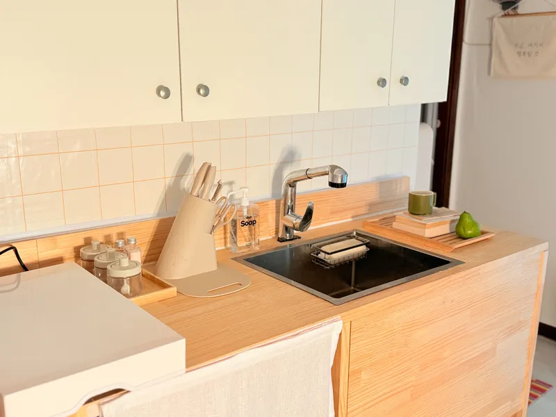 [Guro, Seoul] Fully furnished, white wood-toned two-room apartment, 10 minutes from Gaebong Station 22