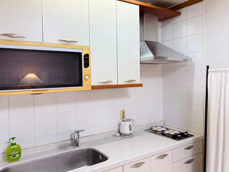 [Mapo, Seoul] Fully furnished officetel 30 seconds walk from Ewha Womans University Station 5