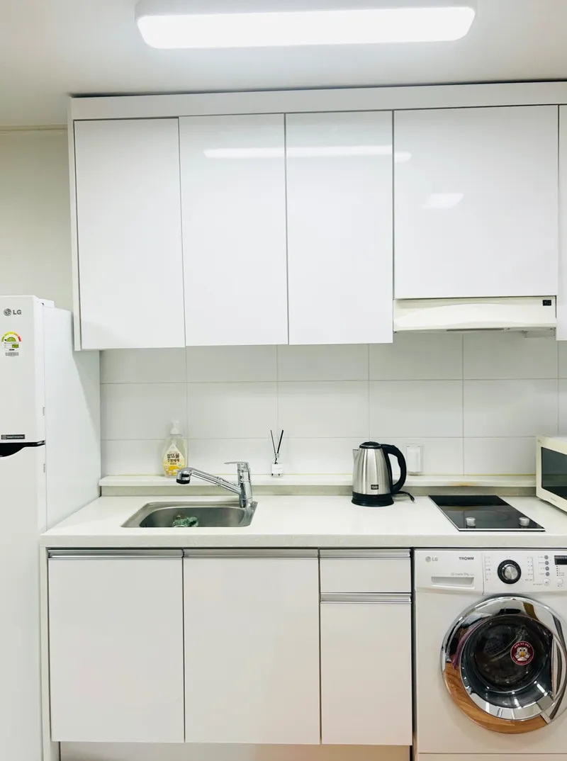 [Mapo, Seoul] One-room apartment 30 seconds from Hongik University Station 7