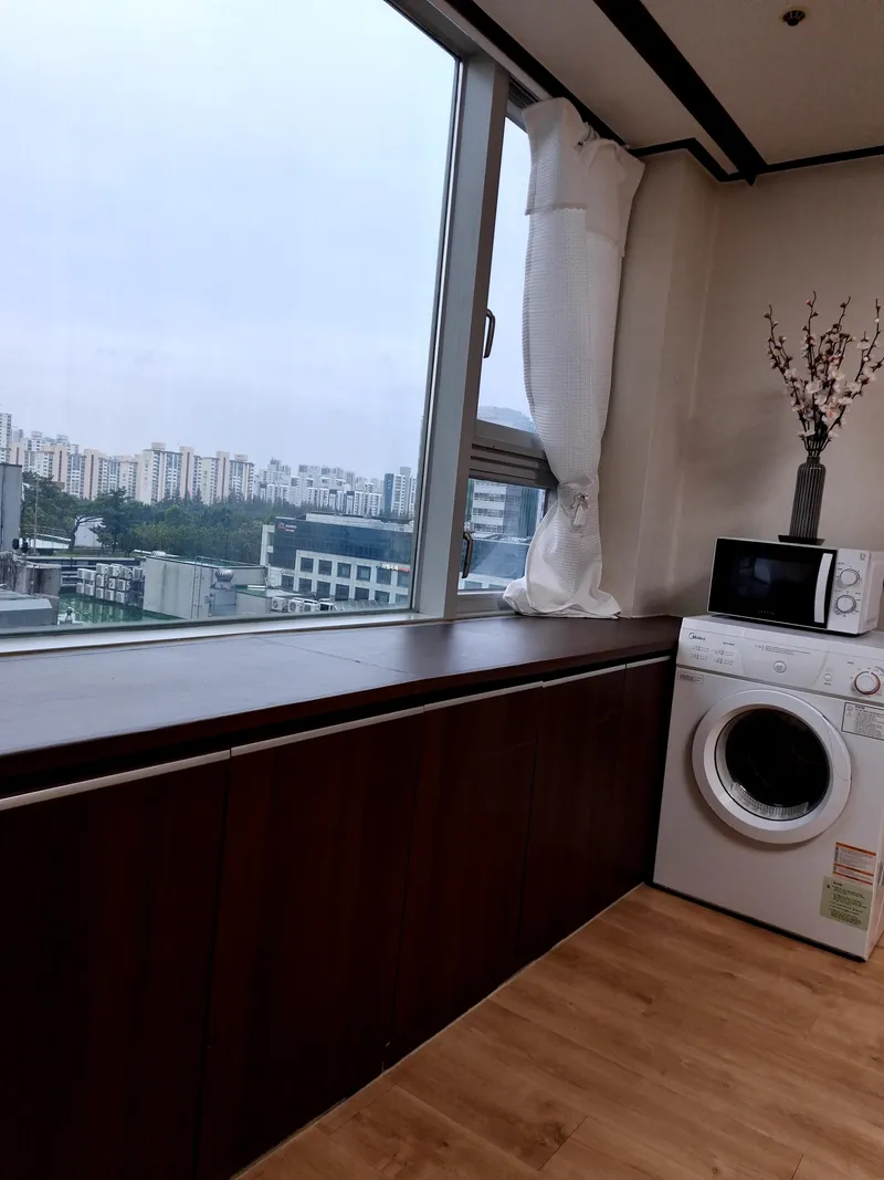 [경기 안양] 평촌역 중앙공원이 내려다보이는 넓은 원룸 11