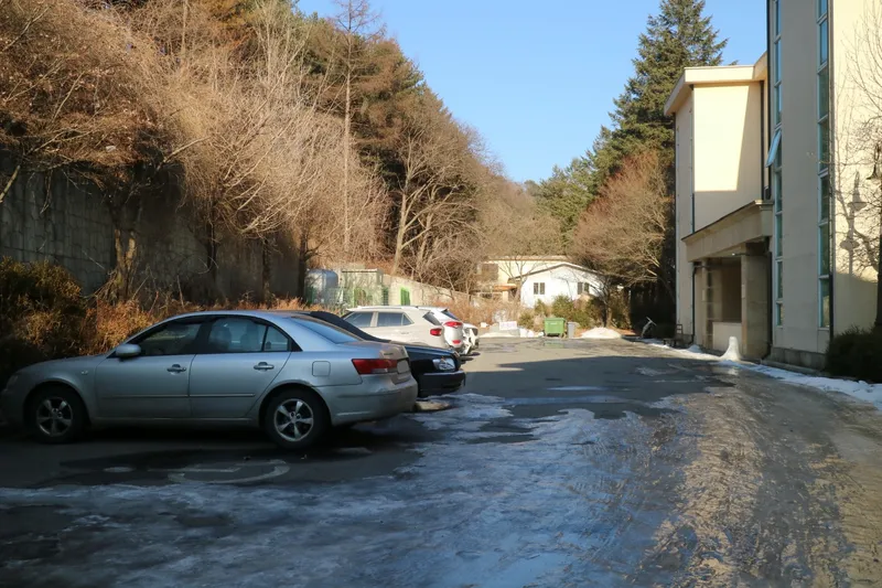 [경기 가평] 마당과 이어지는 테라스가 있는 평화로운 숲 속 스테이 47