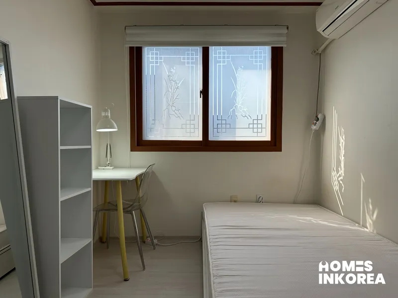 [Seodaemun, Seoul][Seoul Mapo] 7-minute walk from Hongik Univ. Station, three-room 5