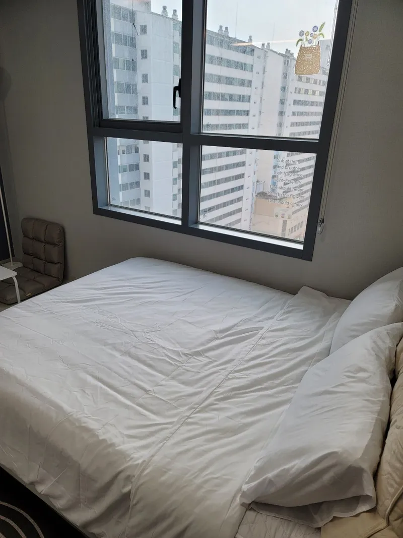 [Donghae] Room 1210 Latex Queen Bed + Additional Desk 3