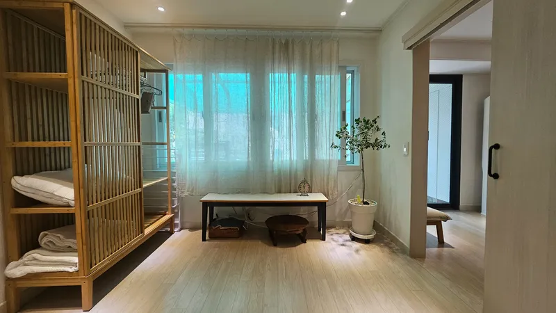 [Busanjin, Busan] 10-minute walk from Gaegeum Subway Station, 3-minute walk from Singaegeum Bus Stop 4