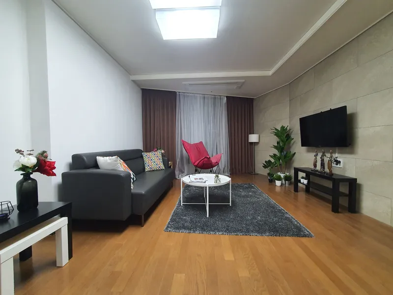 [Haeundae, Busan] High-rise two-room apartment 1 minute from the beach 24