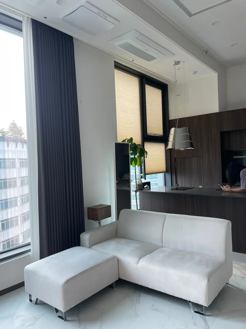 [Jung-gu, Seoul] A two-story, wide, high window with a view of Namsan and Inwangsan, Euljiro and Dongdaemun Station 16