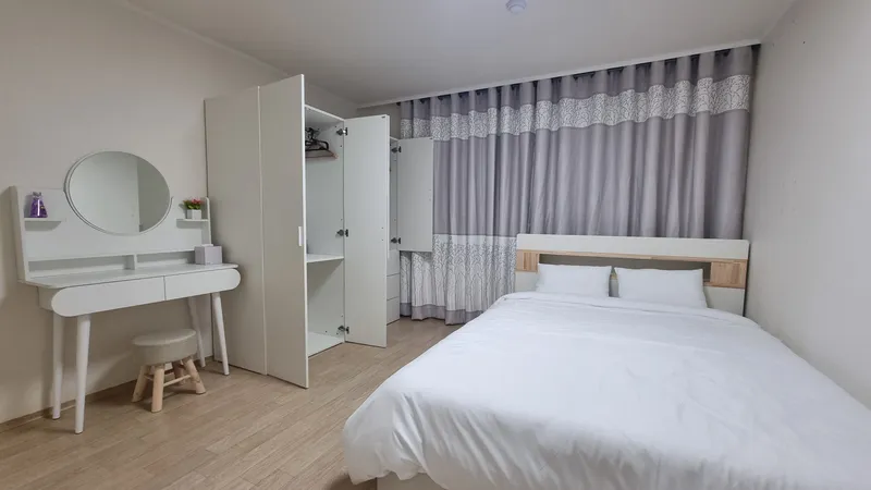 [Pyeongtaek] Just come, 3-room, full parking option 3