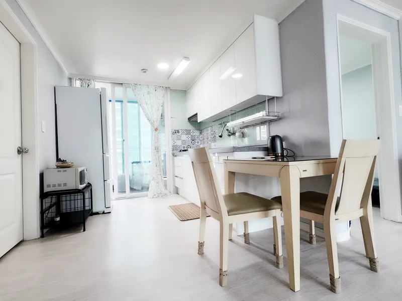 [Cheonan][Cheonan, South Chungcheong Province] Apartment 5 minutes from bus terminal, 15 minutes walk from Dujeong Station 37