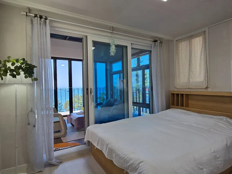 [Namhae] A place where you can take in the red sunset sky and blue sea at a glance 7