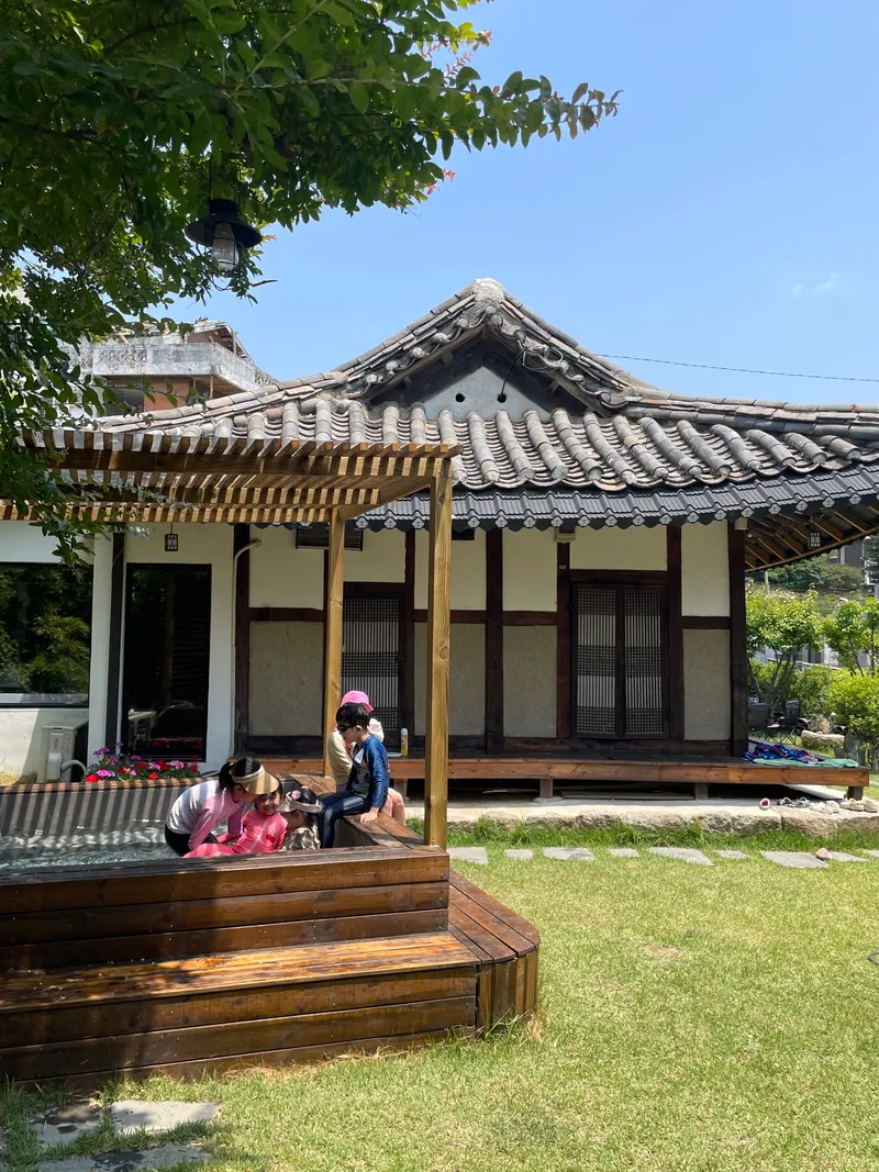 [Gangneung] 3-room Hanok detached house with a 100-pyeong wide yard 31