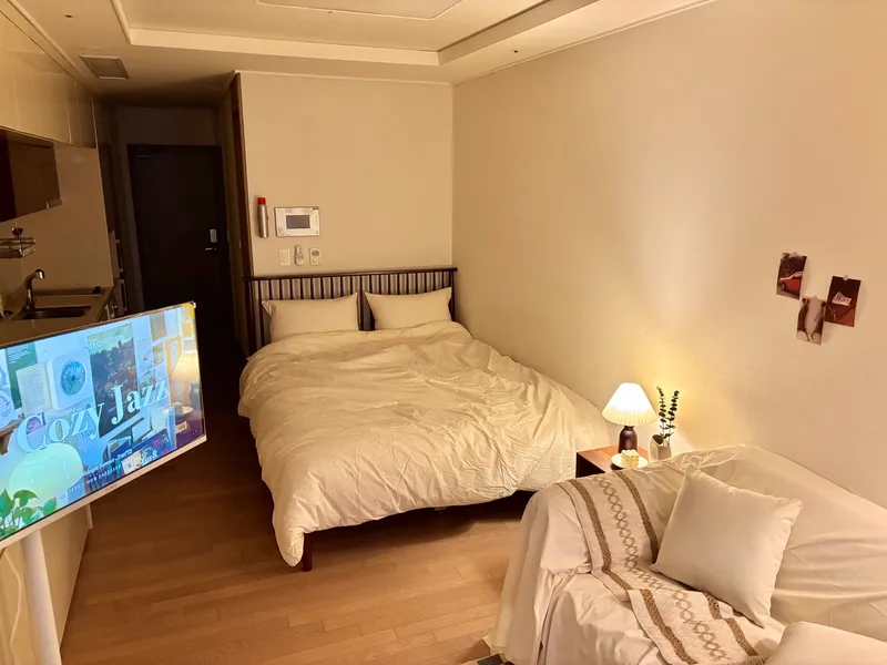 [Yongsan, Seoul][2 mins from Seoul Station] Fully furnished stylish room, free gym, free coffee, free study space 9