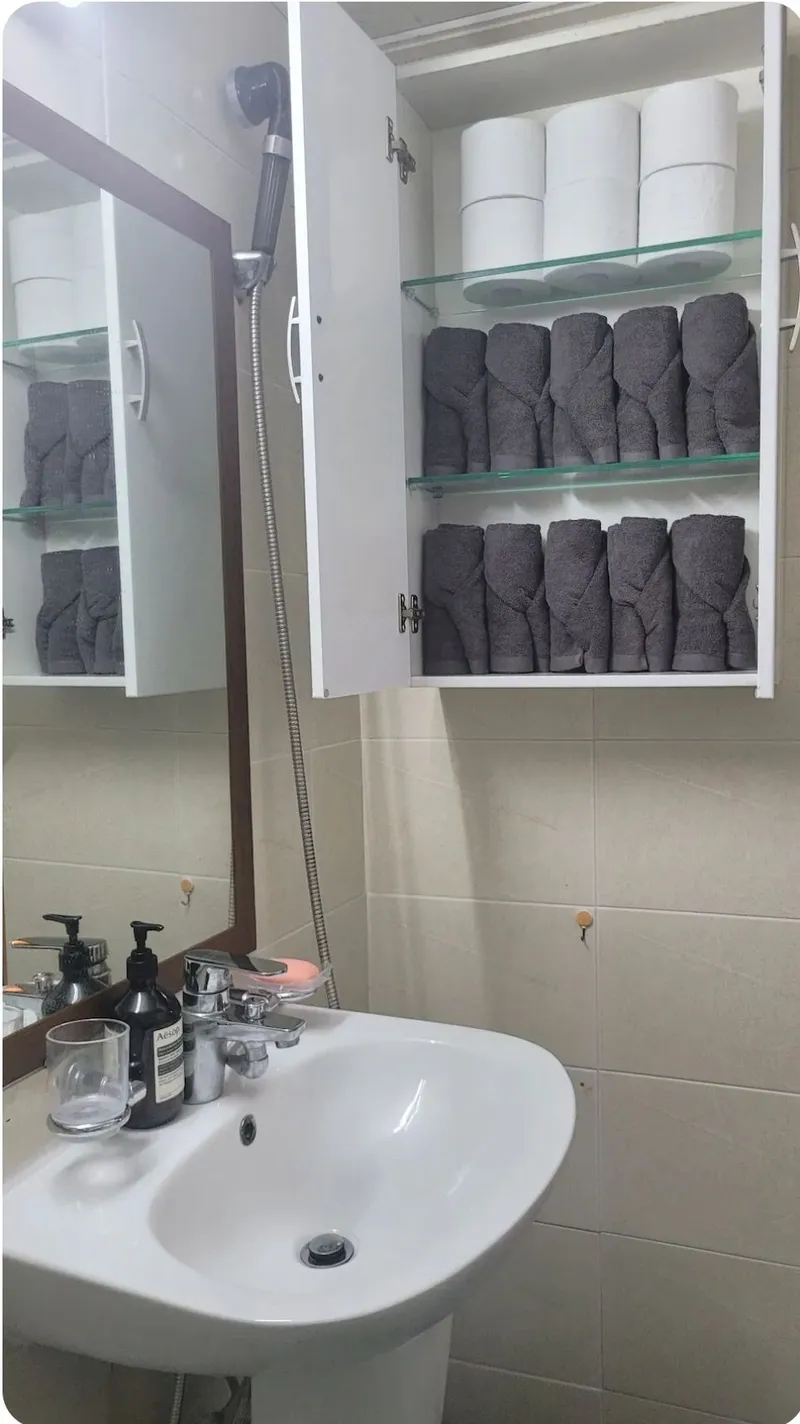 [Michuhol, Incheon] 5 minutes from Ganseok Station, a beautiful two-room large living room with a maximum of 4 people beam projector 4